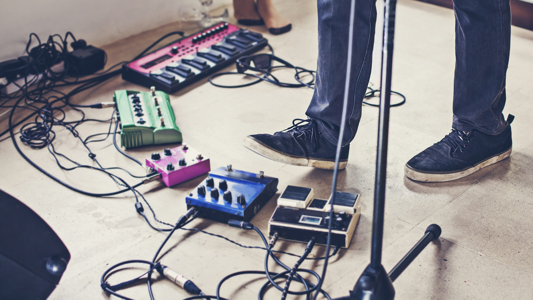 5 Best Multi Effects Pedals For Beginner Guitar Players 2016