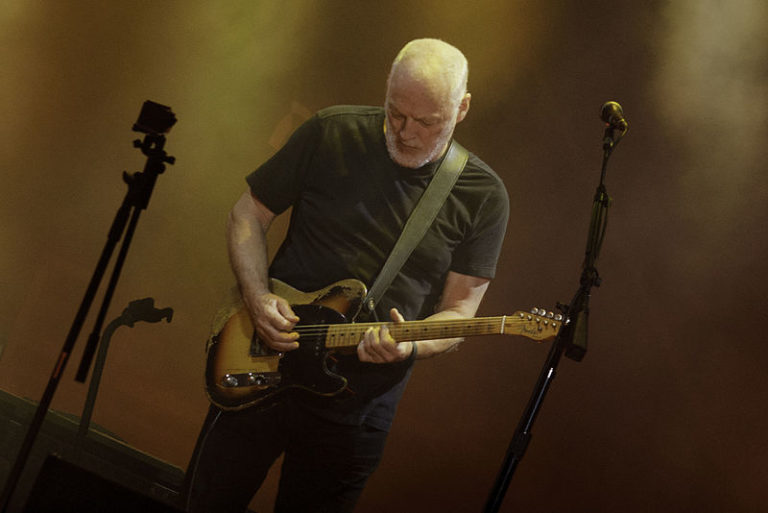 David Gilmour | Live Gear: Fender Stratocaster, Seymour Duncan ...